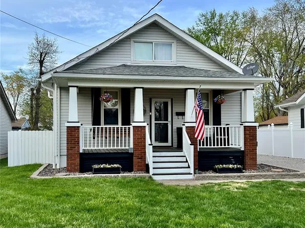 715 W Church St, Mascoutah, IL 62258