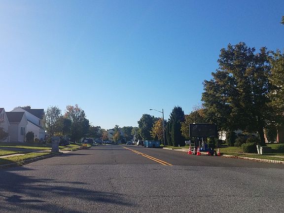 4th image of 70 Amherst Dr