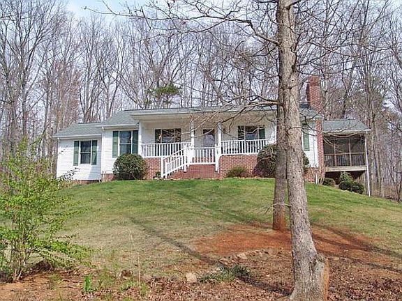 3rd image of 104 Sedgefield Ln
