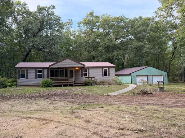 395 N Campbell Rd, Fountain, MI 49410