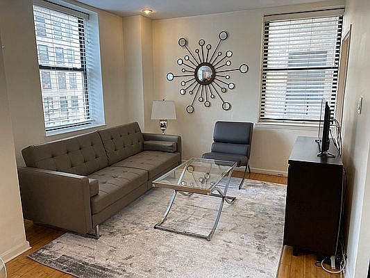 1st image of 150 W 51st St APT 911