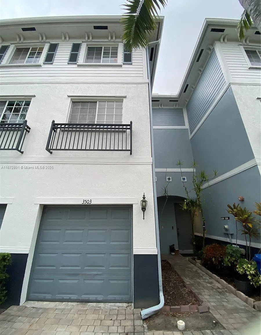 NW 14th Ct, Fort Lauderdale — Photo 1