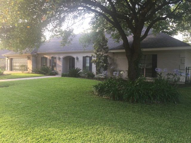 1st image of 207 Winged Foot Dr
