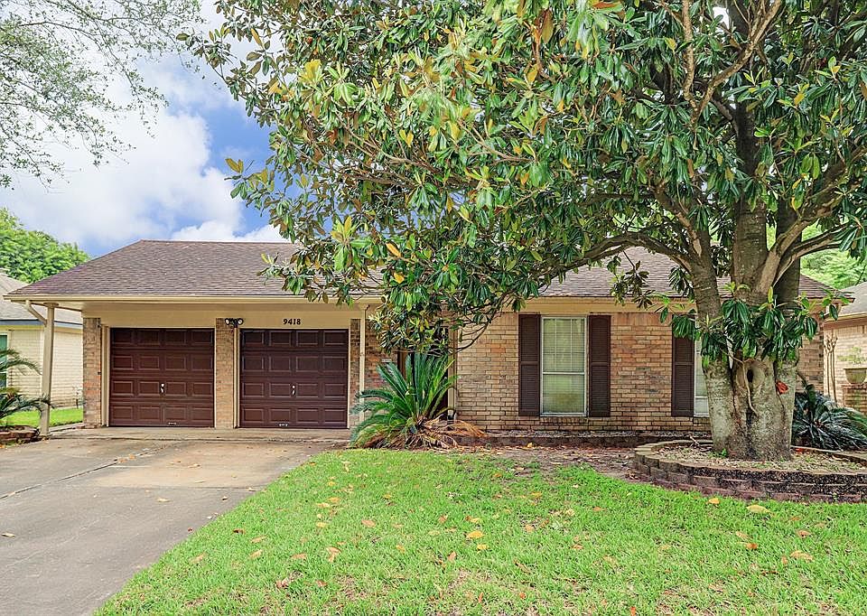 Beautiful Brick Home with 2 car garage