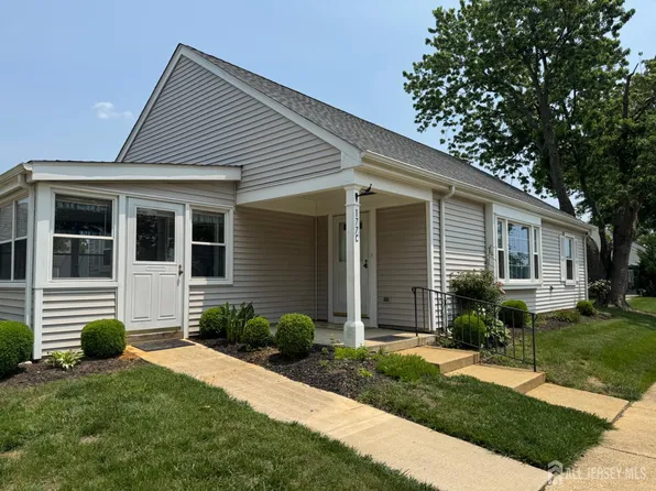 177C Rossmoor Dr, Monroe Township, NJ 08831