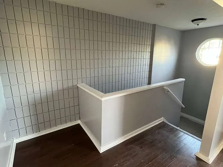 76 Sherman Ave — Photo 2