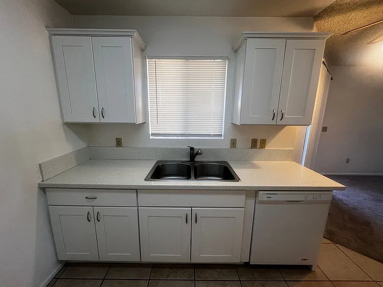 6326 Bagley Ave — Photo 24