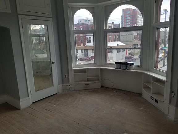 4th image of 1501 W Erie Ave #1
