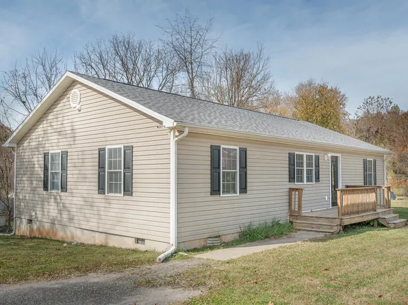 3905 Catalpa Ave, Buena Vista, VA 24416