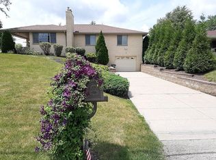 5 Warbler Dr, Mc Kees Rocks, PA 15136