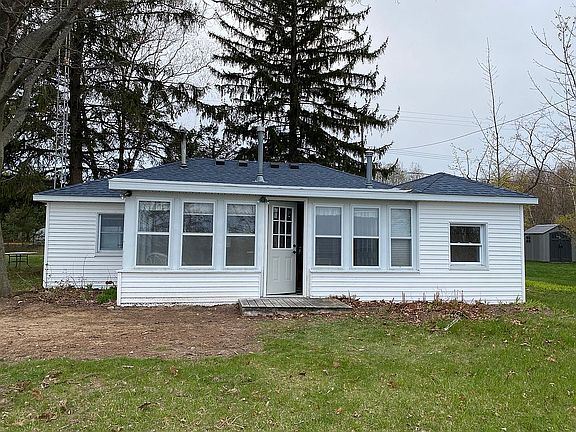 Back of House facing Lake 