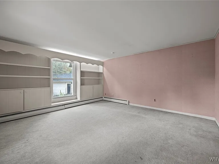 80 Capen Blvd — Photo 24