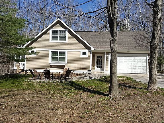 4th image of 3010 White Birch Trl