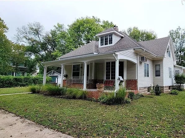 211 S Colborn St, Iola, KS 66749