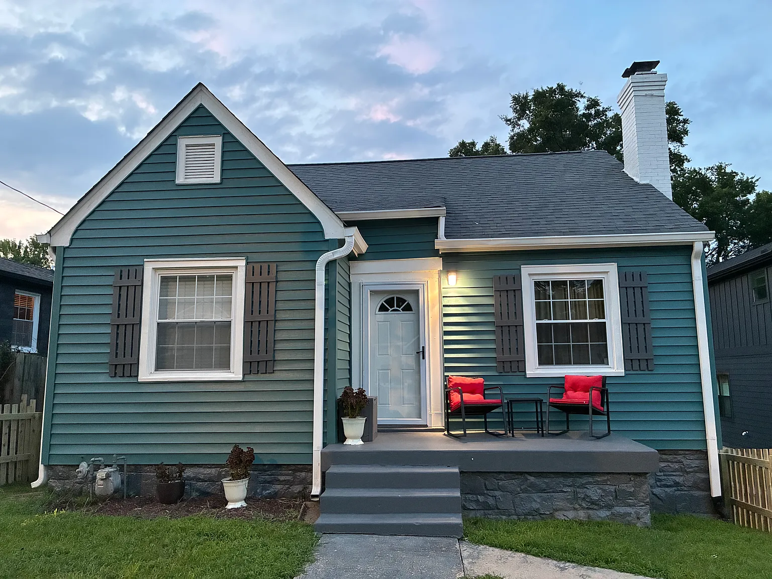 3 bed, 1225 sqft, $3,100 — Photo 2