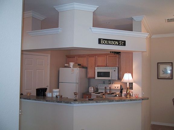 Kitchen from Family Rm