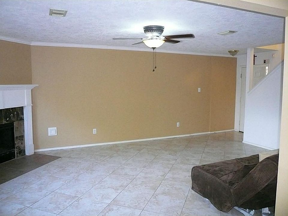 1st image of 19506 Sandy Bank Dr