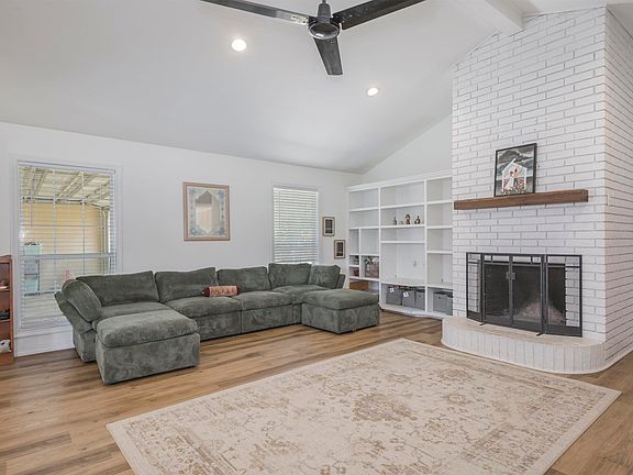 3rd image of 104 Timber Ridge Dr