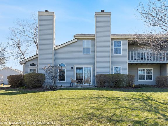 4th image of 1513 Club Dr #1513A