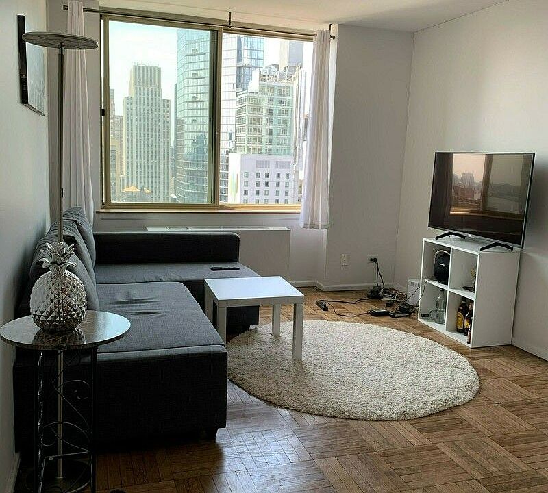 1st image of 236 E 47th St APT 33A