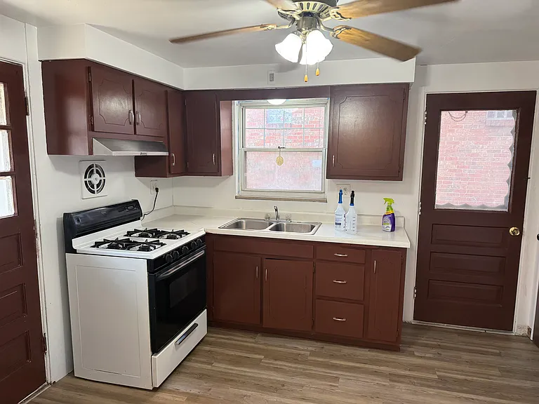 509 Verona St — Photo 3