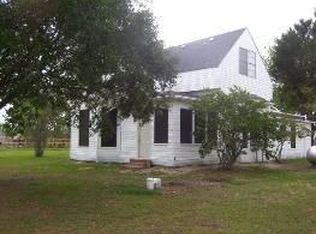 377 Seakist Rd, Port Lavaca, TX 77979