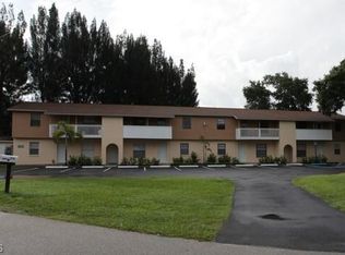 3810 Lora St, Fort Myers, FL 33916
