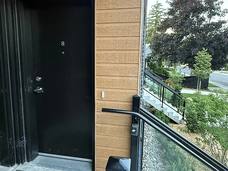 180 Clonmore Dr S #8 — Photo 10