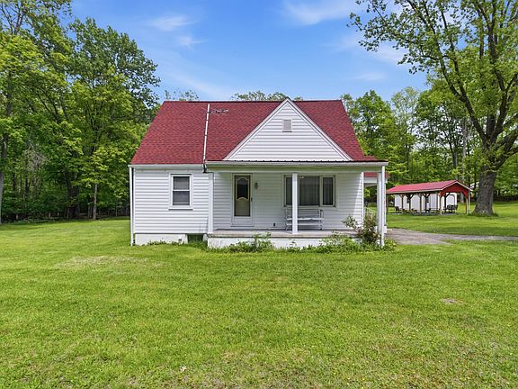2nd image of 220 Small St