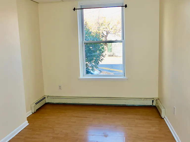 151 Christopher Columbus Dr #1F — Photo 4