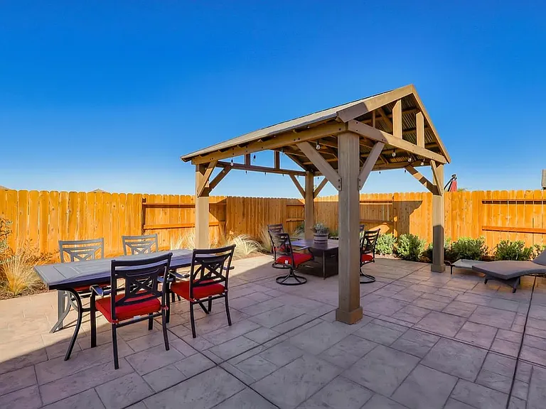 1474 Sunridge Ct — Photo 12