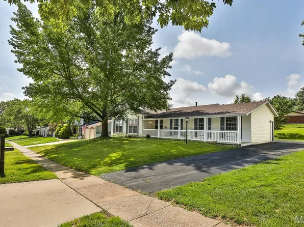 11858 Villa Dorado Dr, Saint Louis, MO 63146