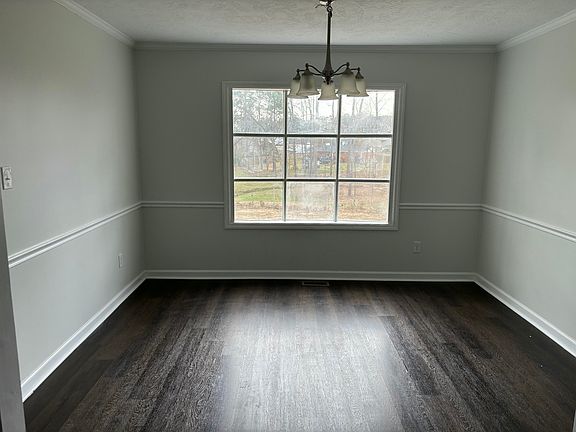 5th image of 654 W Clinton Way