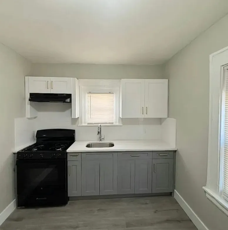 4 bed, $2,495 — Photo 1