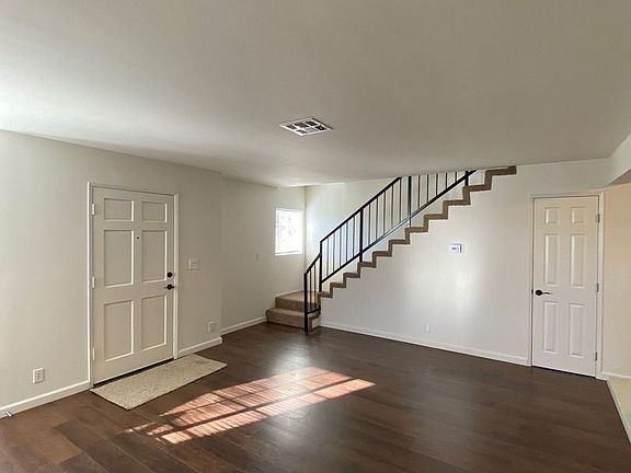4th image of 8115 Gardendale St #B