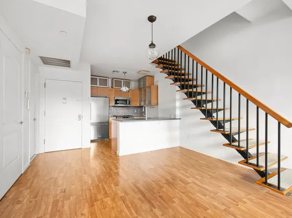 893 Myrtle Avenue image 21 of 25