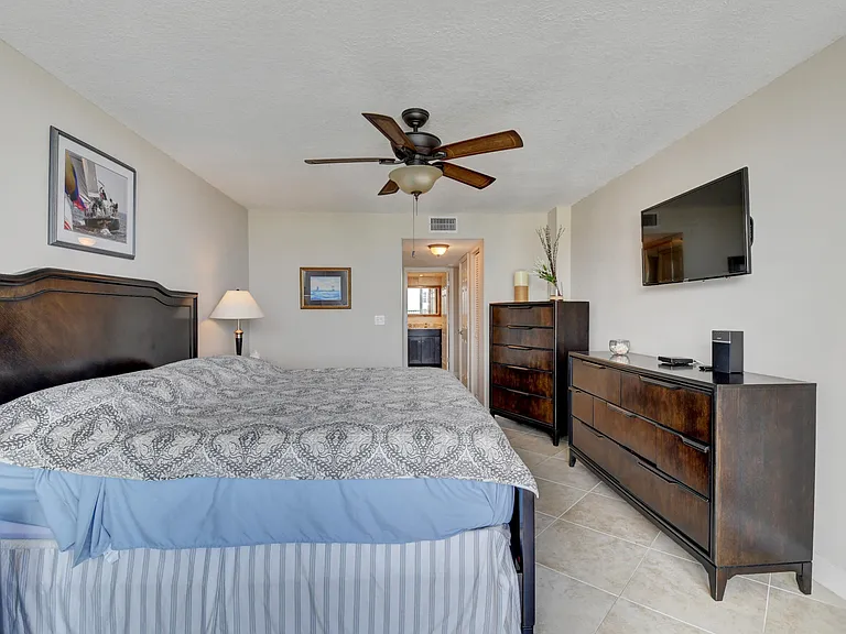 1 Harbourside Dr #3603 — Photo 32