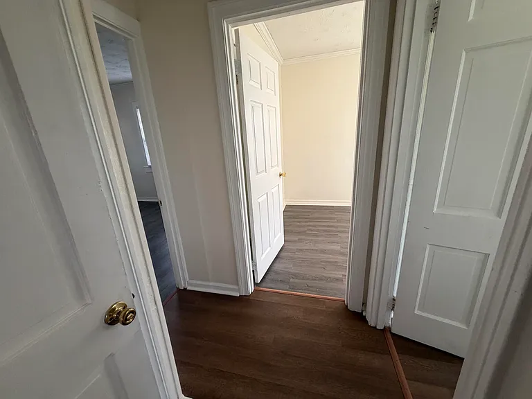 203 W Elm St — Photo 12