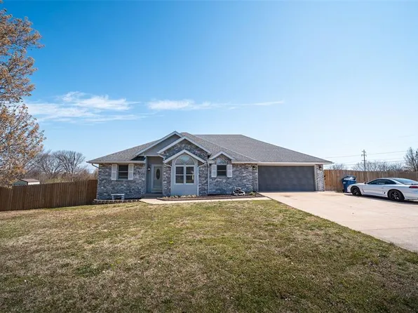 1312 Woodspice Trl, Lebanon, MO 65536