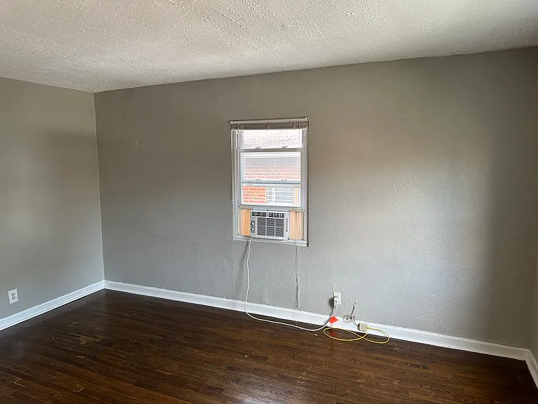 2909 Euclid Ave #2 — Photo 11