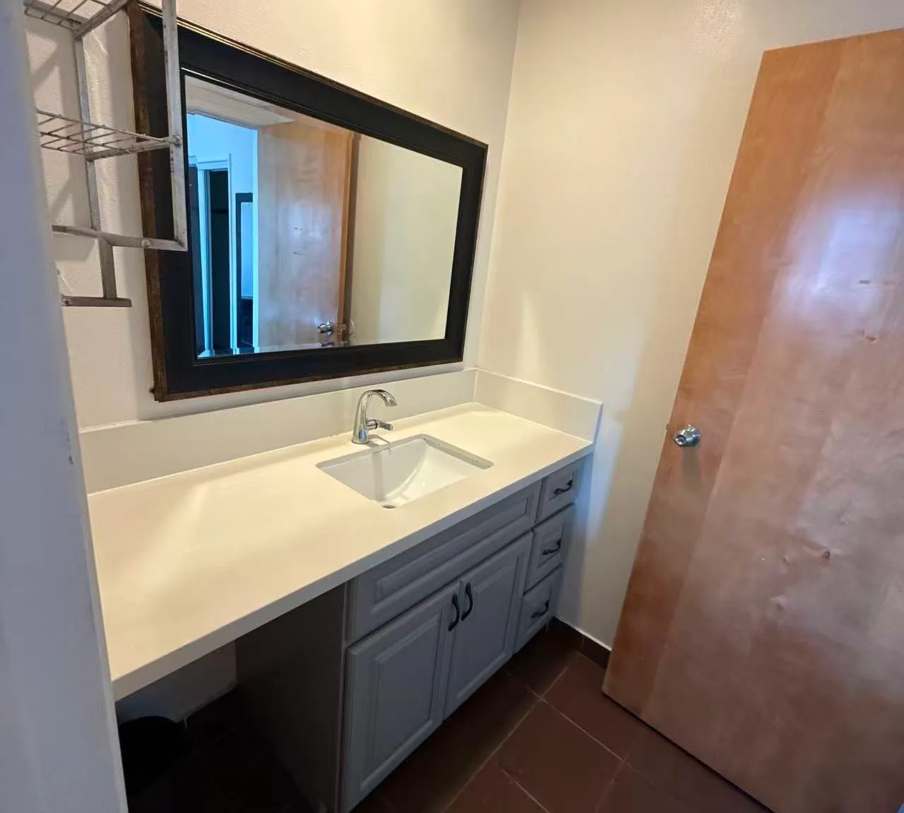 4 bed, 1100 sqft, $1,100 — Photo 4