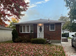 372 Penn Ave, Staten Island, NY 10306