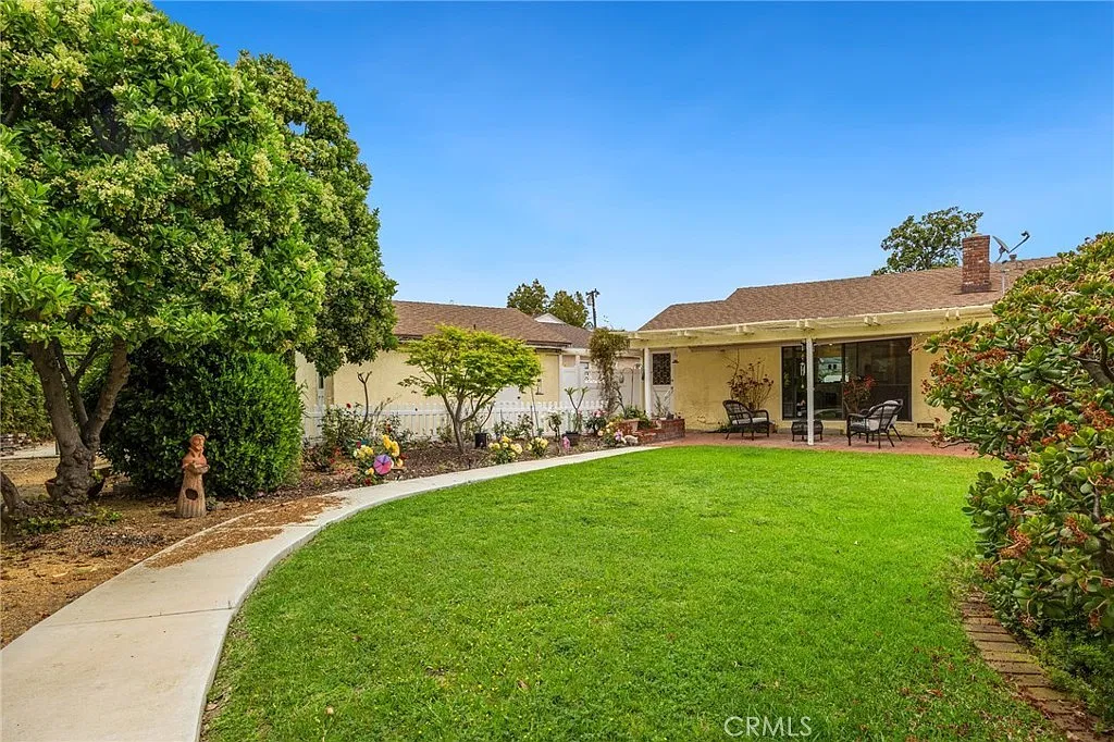 4 bed, 1412 sqft, $4,850 — Photo 3