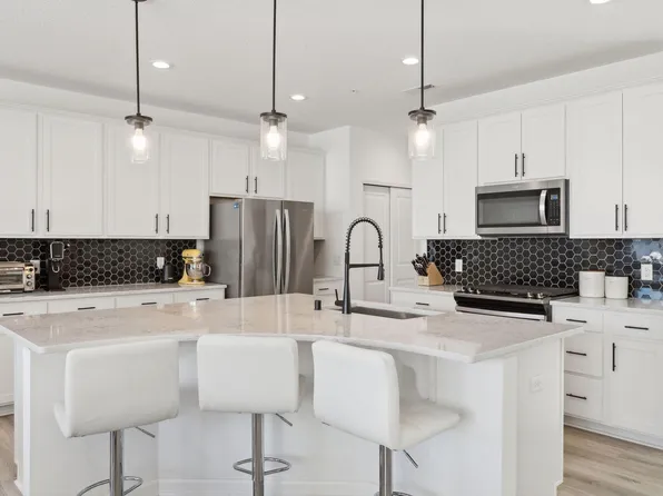 7177 Walnut Grove Ln N, Maple Grove, MN 55311