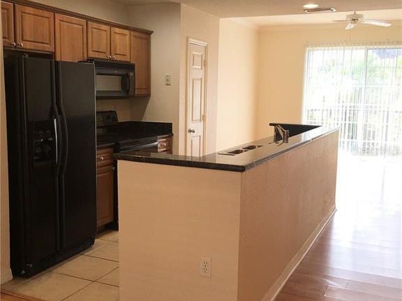 3rd image of 132 S Obrien St #132