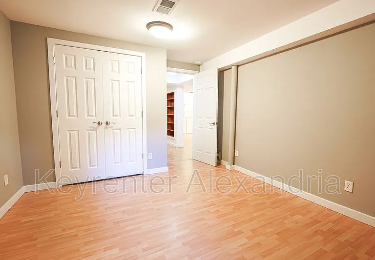 906 Neal Dr — Photo 42