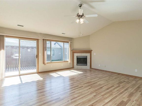 4th image of 3041 SE Turnberry Dr