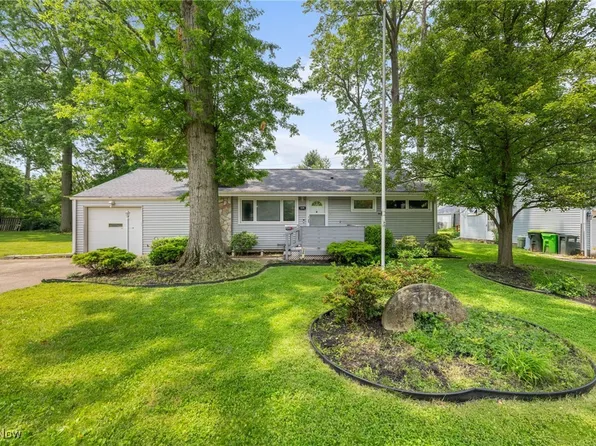 326 Bellaire Rd, Avon Lake, OH 44012