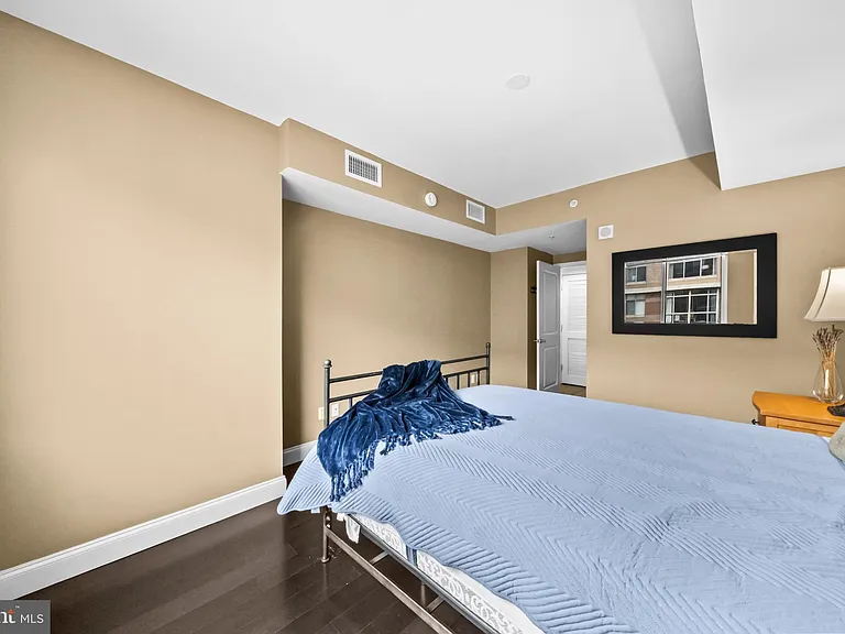 1020 N Highland St #907 — Photo 20