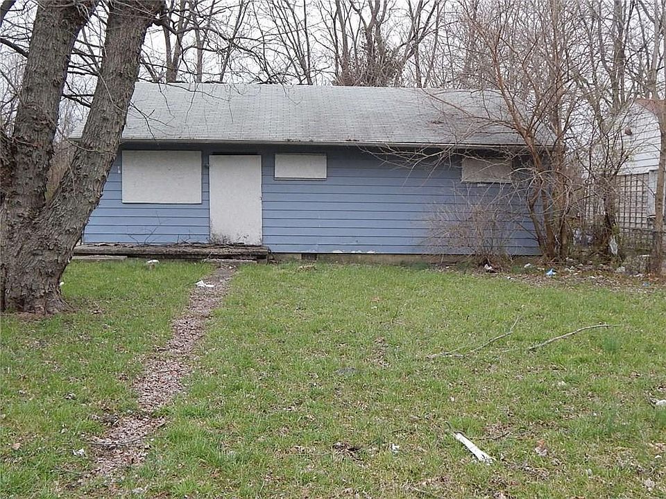 2nd image of 3528 N Hawthorne Ln